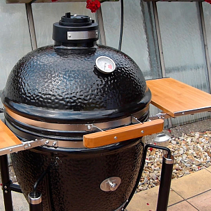 Керамический гриль Monolith Classic PRO 2.0 Black на ножках