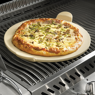 Набор для приготовления пиццы Napoleon PRO: камень и нож-колесо для сада