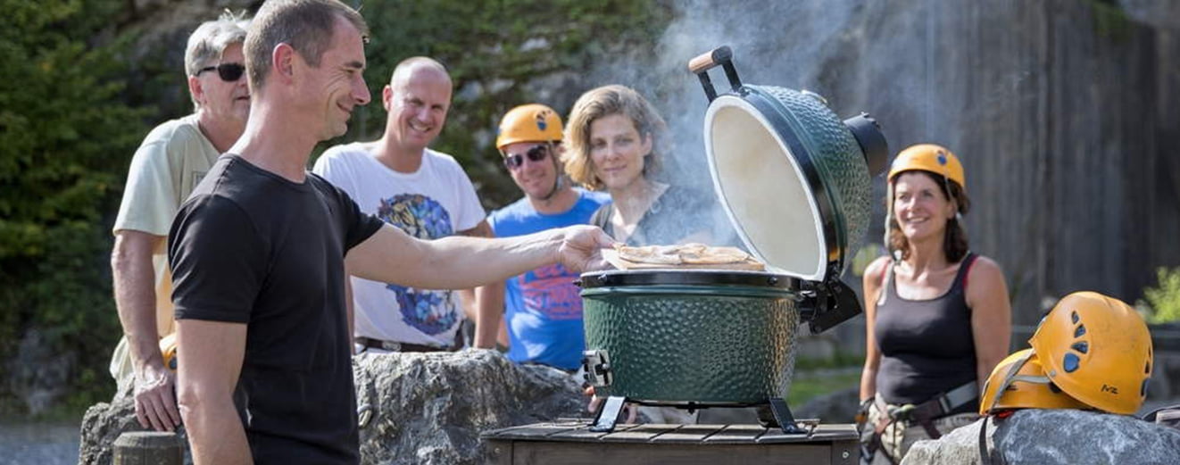 Гриль керамический Big Green Egg MiniMax МиниМакс (диаметр решетки 33 см)