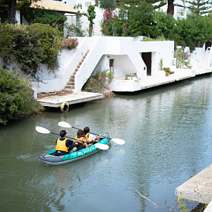 Каяк надувной трехместный с веслами Aqua Marina Laxo-380 12'6" S22 для серфинга Каяк надувной трехместный с веслами Aqua Marina Laxo-380 12'6" S22