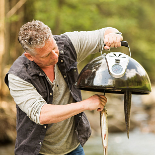 Угольный гриль - смокер Napoleon APOLLO-AS200K