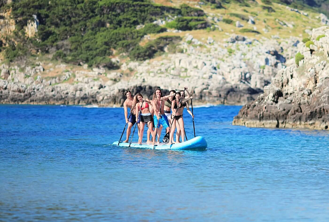 SUP-доска надувная для группы людей Aqua Marina Mega 18'1" S22 для серфинга