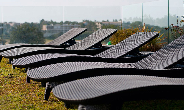 Шезлонг для дачи Keter Pacific коричневый 