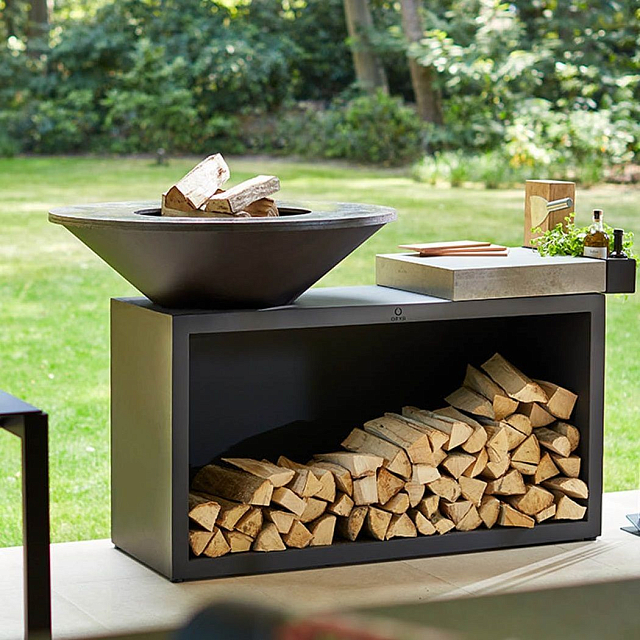 Дровяной гриль-очаг OFYR остров 100-100 черный с керамикой