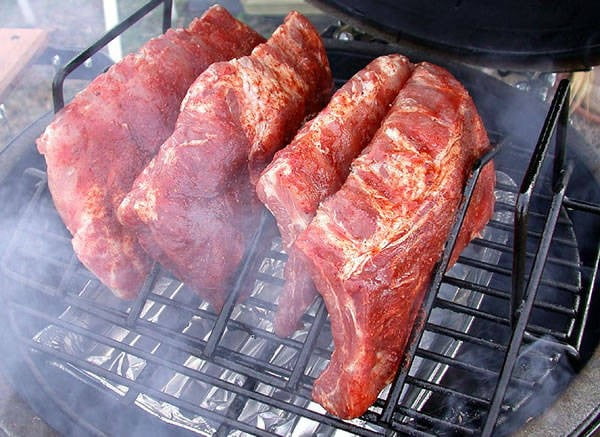 V-образная решетка для ребрышек для гриля Big Green Egg S/M