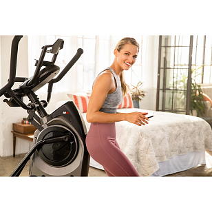 Кросстренер MaxTrainer M8 для хобби и пикника