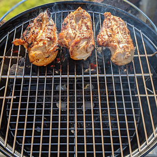 Корзина для копчения Slow ‘N Sear Charcoal Basket для грилей 47 см для приготовления пищи Корзина для копчения Slow ‘N Sear Charcoal Basket для грилей 47 см для сада