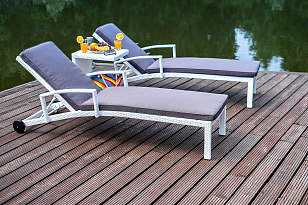 Раскладной лежак для пляжа Joygarden Milano белый, садовая мебель