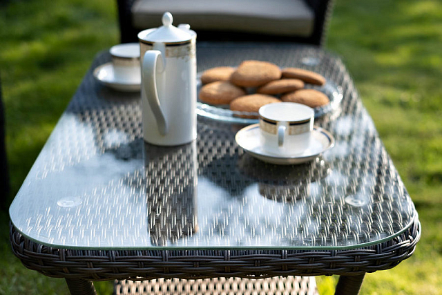 Лаунж зона Joygarden Warsaw с кофейным столом 