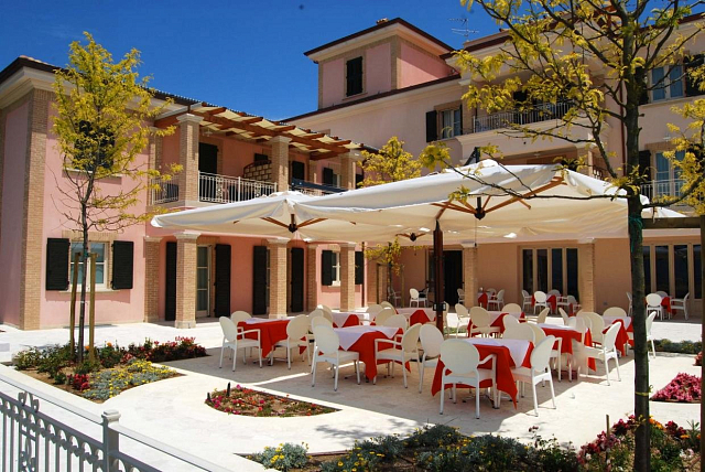 Зонт Scolaro четырехкупольный Wood Poker Relax 