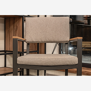 Обеденное кресло Lite Oscar с подлокотниками из тика для дачи Обеденное кресло Lite Oscar с подлокотниками из тика, садовая мебель