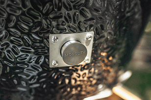 Керамический гриль Monolith Junior Black 2.0