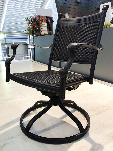 Стул Вишневый Садъ вращающийся с ротанговой спинкой Альтро 