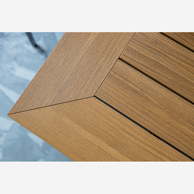 Обеденный стол Lite Oscar со столешницей из поливуда 