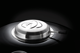 Система регулировки потока горячего воздуха с защитой от осадков и ветра