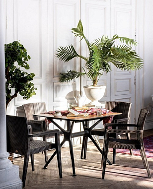 Пластиковый стул Montana темно-коричневый для дачи Пластиковый стул Montana темно-коричневый, садовая мебель