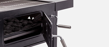 Дверца для доступа к углю