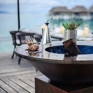 Дровяной гриль-очаг OFYR Classic 85-100 OCS с поленницей для приготовления пищи Дровяной гриль-очаг OFYR Classic 85-100 OCS с поленницей для сада