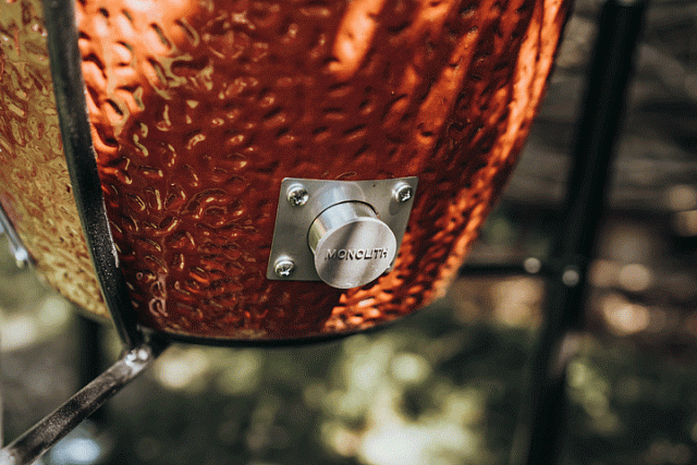 Керамический гриль Monolith Junior Red 2.0 на ножках