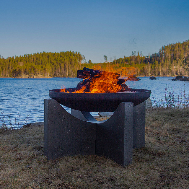 Чаша для костра из чугуна на высоком основании Concretika Iron S80XL 