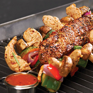 Подставка для шашлыка с соусницами Broil King