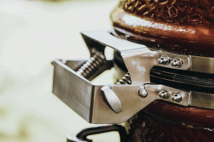 Керамический гриль Monolith Junior Black 2.0