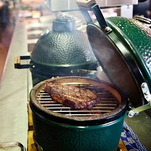 Гриль керамический Big Green Egg Mini МИНИ (диаметр решетки 25 см)