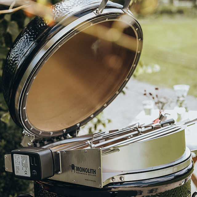 Шашлычница с электроприводом Monolith LeChef