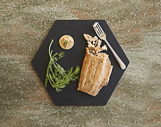 Доска для сервировки Epicurean Display Hexagons размер 34x29 см Цвет: графит