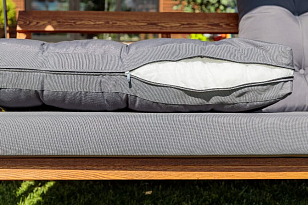 Качели трёхместные Lite Lyon с серыми подушками для дачи Качели трёхместные Lite Lyon с серыми подушками, садовая мебель