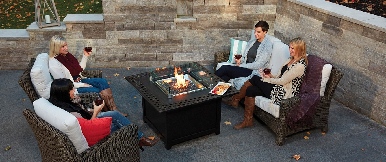 Стол с камином в центре Victorian (106x106) газовый 