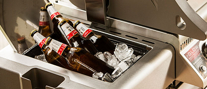 Боковое пристолье с интегрированной емкостью для льда или продуктов