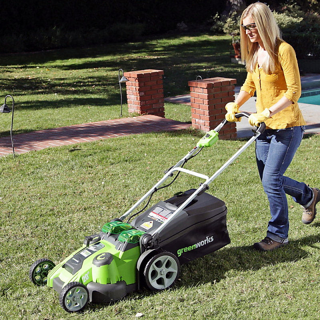 Газонокосилка аккумуляторная 49 см Greenworks 40V G40LM49DB TwinForce 