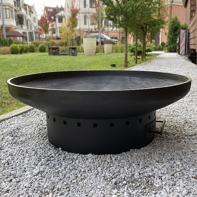 Чугунная чаша на круглом металлическом основании Concretika Iron D 80 с зольником 