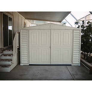 Пластиковый хозблок Duramax Vinyl Garage для сада и загородного дома Пластиковый хозблок Duramax Vinyl Garage, уличное оборудование