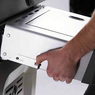 Гриль газовый Napoleon Rogue 425 SE (с ИК горелкой 3/3 и вертелом)