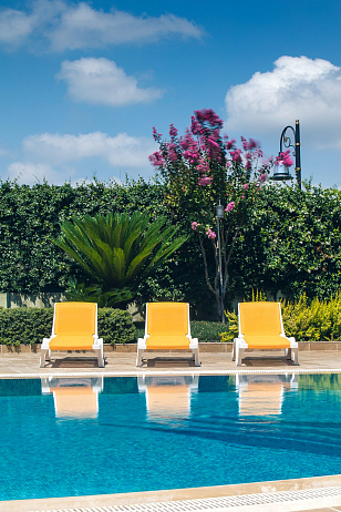 Шезлонг Tilia Shell без подлокотников Цвет Белый айвори, хаки, садовая мебель