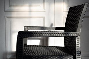 Пластиковый стул Montana темно-серый для дачи Пластиковый стул Montana темно-серый, садовая мебель