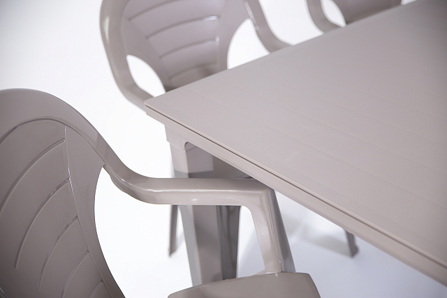 Стол Keter Futura капучино 