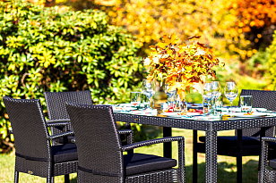 Обеденная группа Joygarden Milano черный на 6 персон с подлокотниками для дачи Обеденная группа Joygarden Milano черный на 6 персон с подлокотниками, садовая мебель