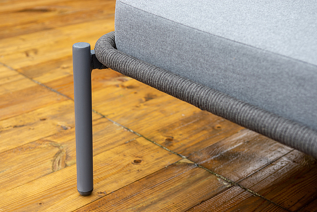 Пежак плетеный 4SIS из роупа Позитано, каркас алюминий темно-серый (RAL7024) муар, роуп темно-серый круглый, ткань темно-серая 027 