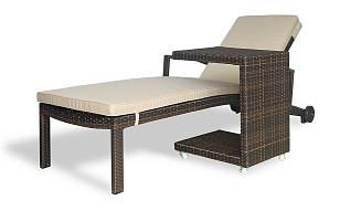 Стол Joygarden Milano темно-коричневый для шезлонга для дачи Стол Joygarden Milano темно-коричневый для шезлонга, садовая мебель