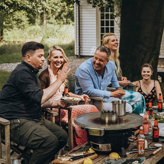 Керамический гриль Monolith ICON Black