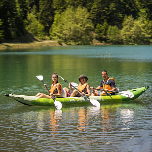 Каяк надувной трехместный с веслами Aqua Marina Betta-475 15'7" S22 для серфинга Каяк надувной трехместный с веслами Aqua Marina Betta-475 15'7" S22