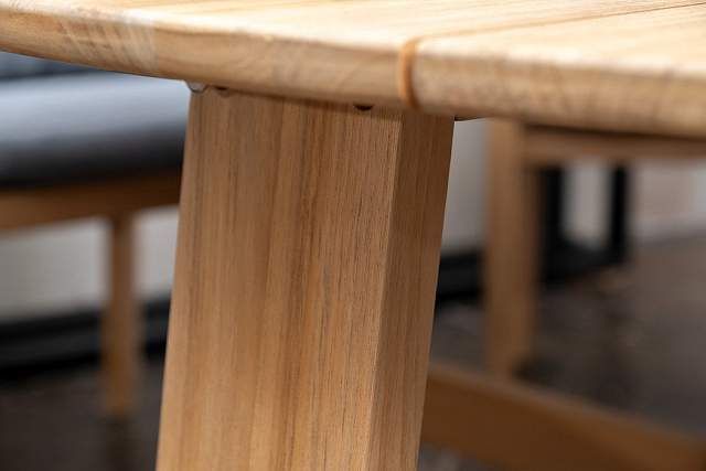 Обеденный стол из тика Joygarden Octa 150 см круглый 