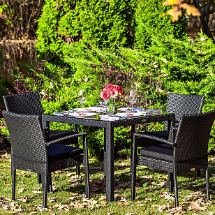 Обеденная группа Joygarden Milano черный на 4 персоны с подлокотниками для дачи Обеденная группа Joygarden Milano черный на 4 персоны с подлокотниками, садовая мебель