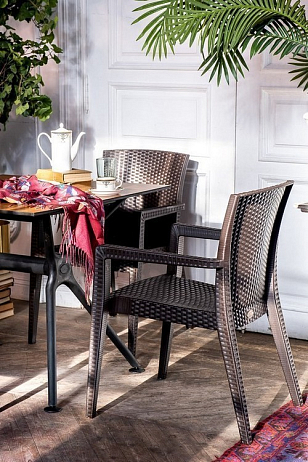 Пластиковый стул Montana темно-коричневый для дачи Пластиковый стул Montana темно-коричневый, садовая мебель