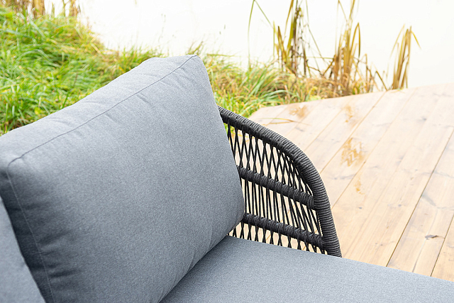 Пежак плетеный 4SIS из роупа Позитано, каркас алюминий темно-серый (RAL7024) муар, роуп темно-серый круглый, ткань темно-серая 027 