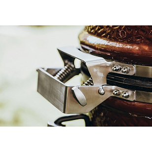 керамический гриль monolith classic pro 2.0 red на ножках для приготовления пищи Керамический гриль Monolith Classic PRO 2.0 Red на ножках