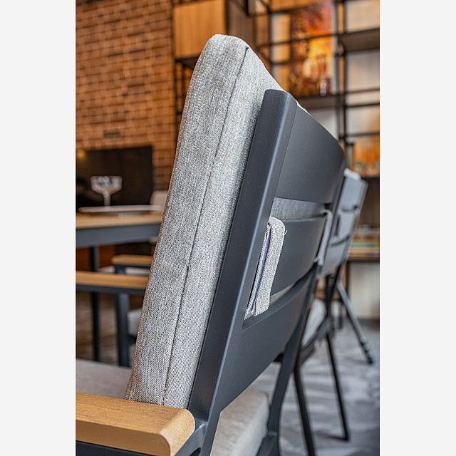 Обеденное кресло Lite Oscar с подлокотниками из поливуда 